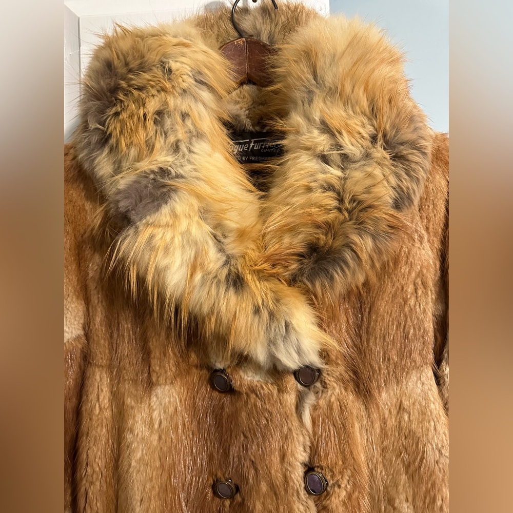 Custom 1980s Vintage Fox Fur Coat ~ STUNNING DETAILS - Picture 4 of 5